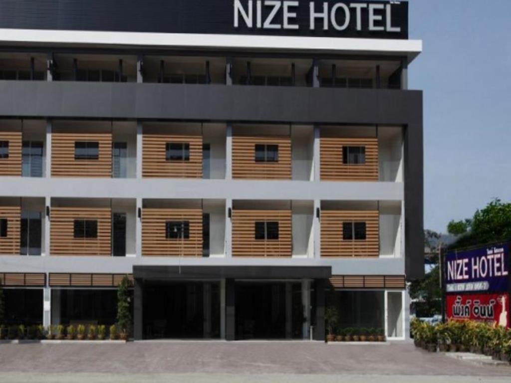 Nize Hotel Phuket Buitenkant foto
